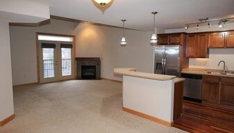 8253 Mayo Dr, Unit 309 in Madison, WI - Building Photo