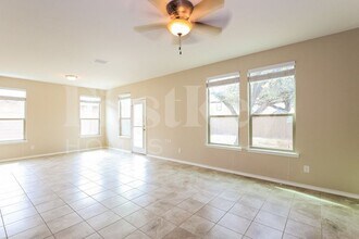 9958 Balboa Island in San Antonio, TX - Foto de edificio - Building Photo