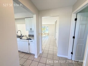 527 SE 5th Pl in Cape Coral, FL - Building Photo - Building Photo