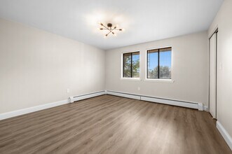 10 Henderson Dr, Unit 7 in East Hartford, CT - Foto de edificio - Building Photo