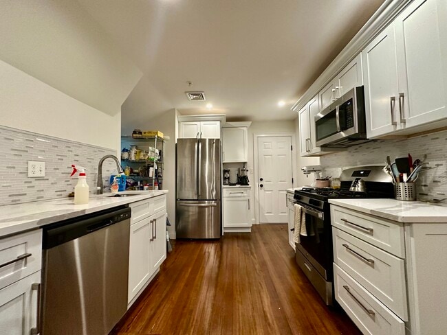 21 Bellevue St, Unit 3