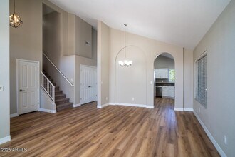 2550 E Taro Ln in Phoenix, AZ - Building Photo - Building Photo