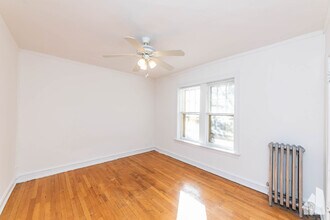 2654 W Ardmore Ave, Unit 54-2 in Chicago, IL - Foto de edificio - Building Photo