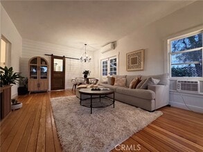 323 W 18th St in Santa Ana, CA - Building Photo - Building Photo
