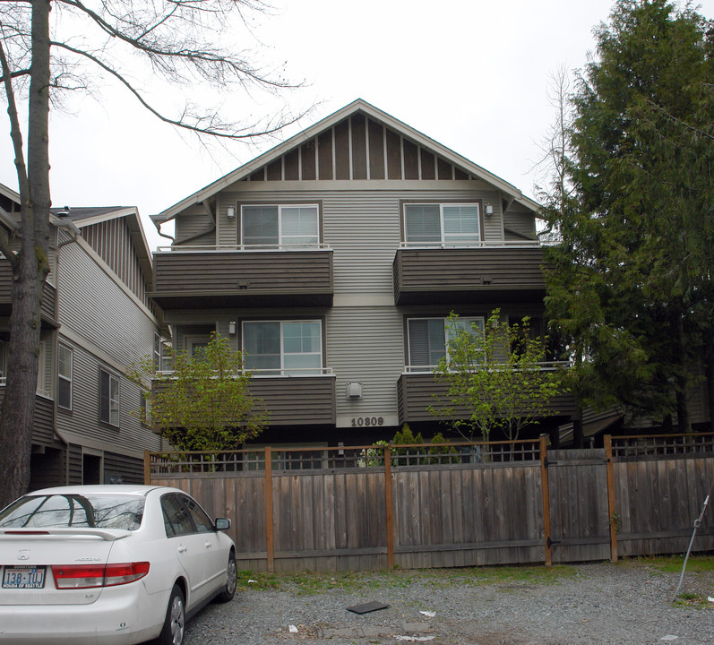 10309 Midvale Ave in Seattle, WA - Foto de edificio