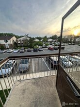 730 Cricket Ln in Woodbridge, NJ - Building Photo - Building Photo