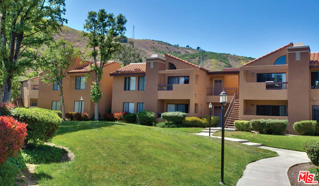 5952 Las Virgenes Creek in Calabasas, CA - Building Photo - Building Photo