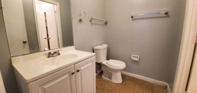 property at 2570-2572 Chestnut Woods Dr