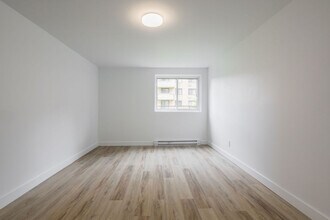 2705 Modugno in Montréal, QC - Building Photo - Building Photo