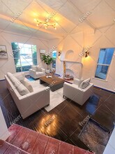 1534 S Sherbourne Dr, Unit 1534 in Los Angeles, CA - Foto de edificio - Building Photo