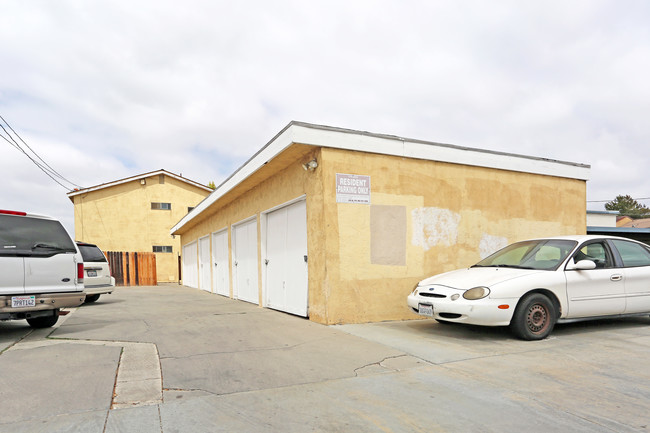 4112 Green Ave in Los Alamitos, CA - Foto de edificio - Building Photo