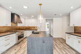 9046 N 28th St in Phoenix, AZ - Building Photo - Building Photo