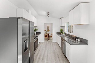 2887 Fordham St in East Palo Alto, CA - Building Photo - Building Photo