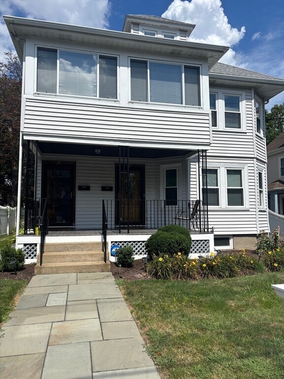 27 Broadway in Newton, MA - Foto de edificio - Building Photo