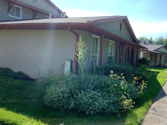 2458 Burgandy Ln in Columbus, OH - Building Photo - Building Photo