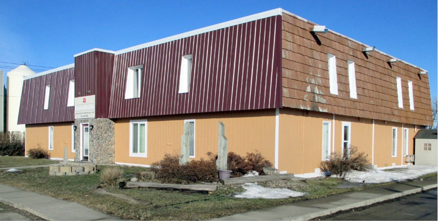 Dakota Rose Inn in Underwood, ND - Building Photo