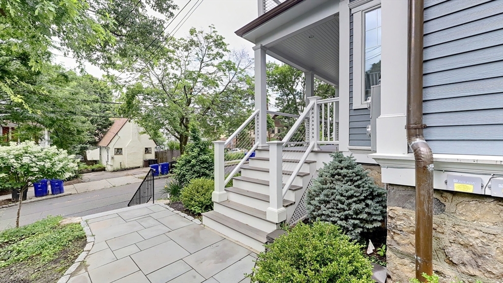 119 Westbourne Ter, Unit 1 in Brookline, MA - Foto de edificio