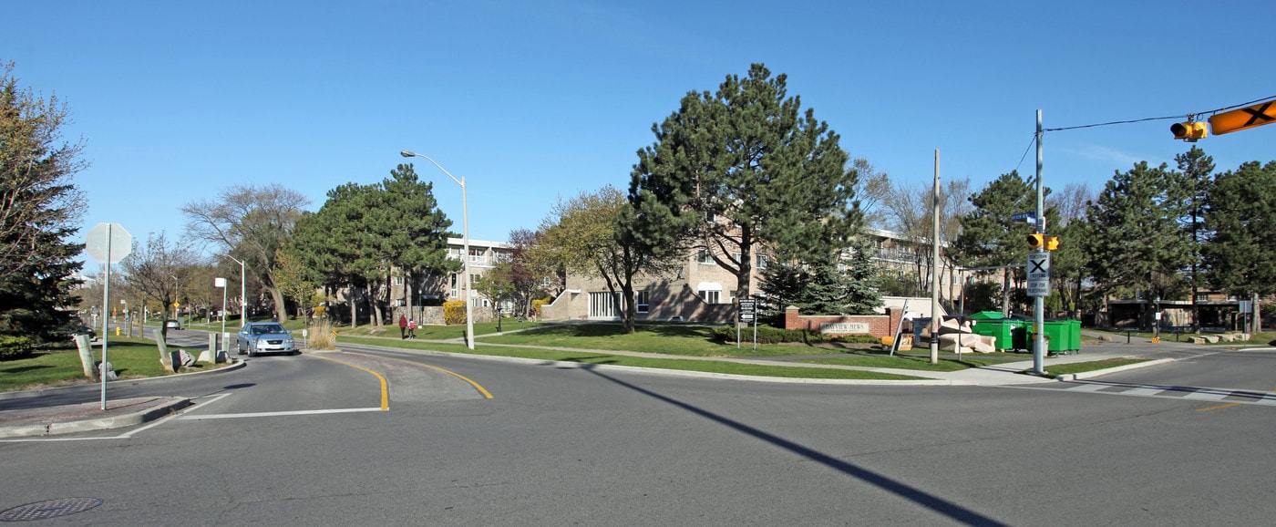 Bayview Mews in Toronto, ON - Building Photo