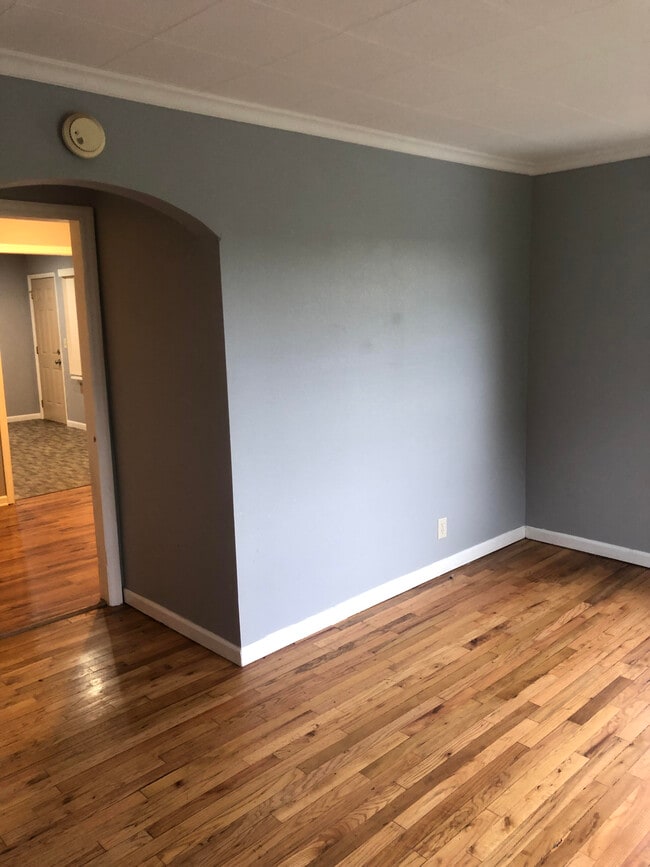 2058 James St in Burton, MI - Building Photo - Building Photo