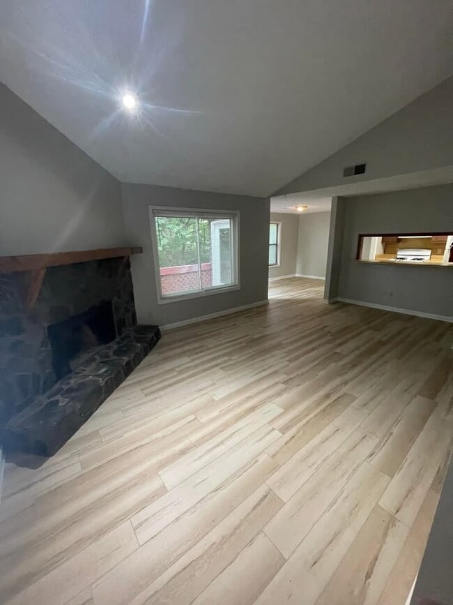 property at 874 Ventnor Pl SW