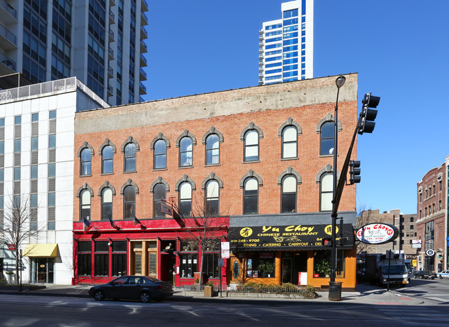 544-548 N Wells St in Chicago, IL - Foto de edificio - Building Photo