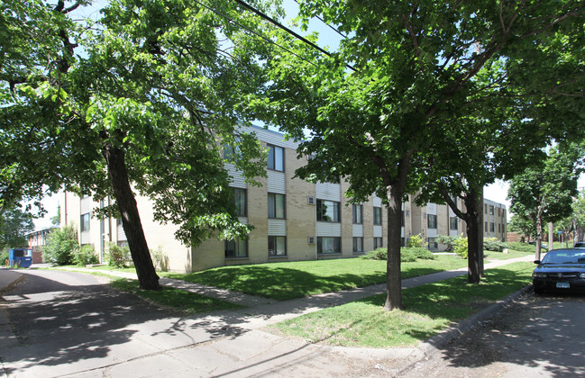 904-912 in Minneapolis, MN - Foto de edificio - Building Photo