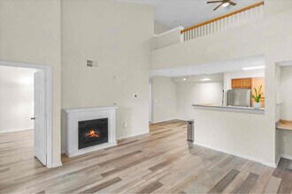 8550 Touchton Rd in Jacksonville, FL - Building Photo - Building Photo