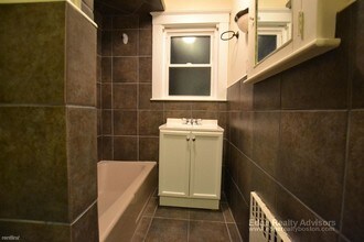 152 Washington St in Newton, MA - Building Photo - Building Photo