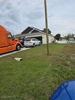 3615 NE 12th Ct in Cape Coral, FL - Building Photo