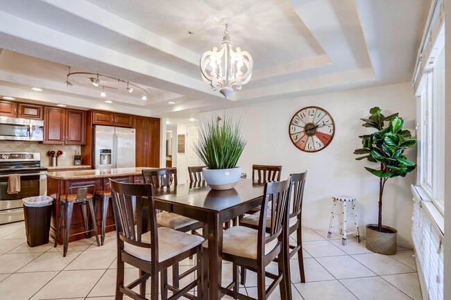 807 Devon Ct in San Diego, CA - Building Photo - Building Photo