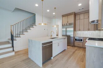 4131 Grassmere Ln in Dallas, TX - Foto de edificio - Building Photo