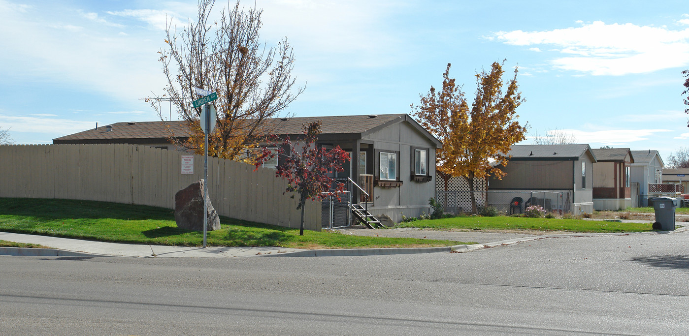 3406 Saddlehorn Way in Caldwell, ID - Foto de edificio