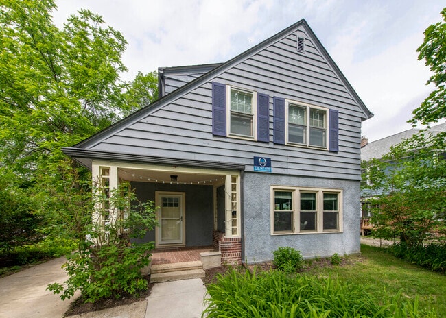 property at 1102 S Forest Ave