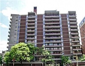 566 Commonwealth Ave in Boston, MA - Building Photo - Building Photo