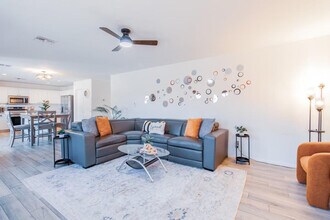 1550 N Desert Willow St in Casa Grande, AZ - Building Photo - Building Photo