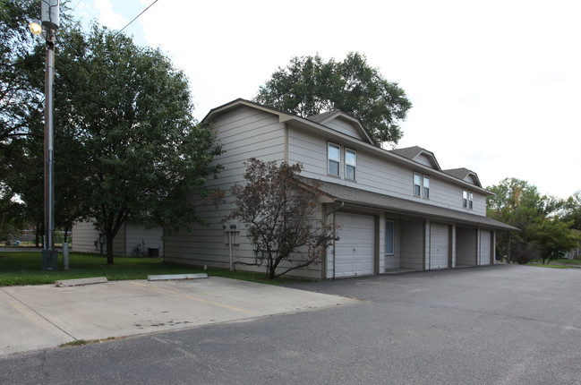 1120-1136 N Richmond Ave in Wichita, KS - Building Photo - Building Photo