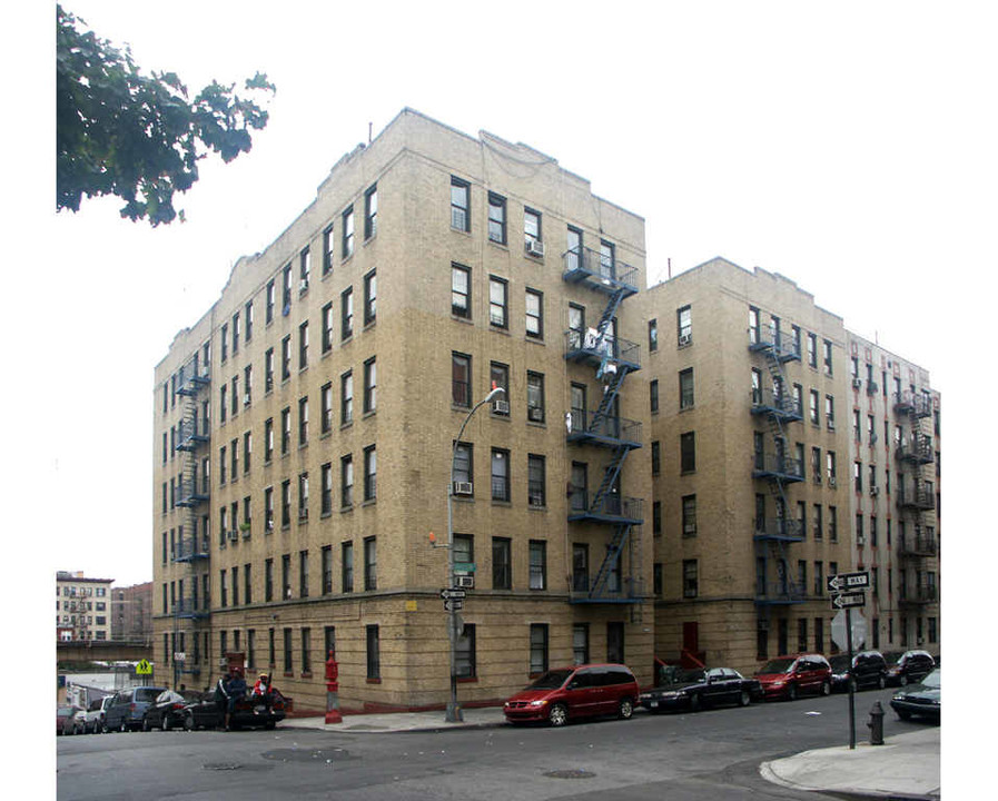 2232-2234 Davidson Ave in Bronx, NY - Foto de edificio