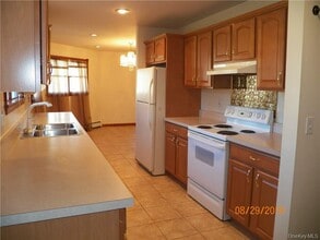 35 Acampora Dr in Wallkill, NY - Building Photo - Building Photo