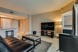 322 E Karen Ave in Las Vegas, NV - Building Photo - Building Photo