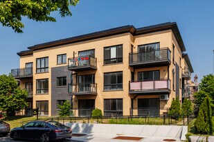 Le Cartierville 2 in Montréal, QC - Building Photo