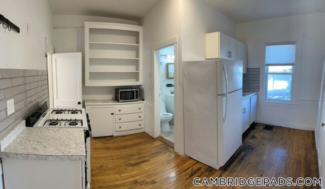 148 5th St, Unit 2 in Cambridge, MA - Building Photo - Building Photo