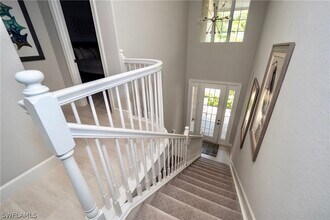 8008 Signature Club Cir in Naples, FL - Foto de edificio - Building Photo