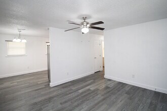 851 Barksdale St in Pensacola, FL - Building Photo - Building Photo