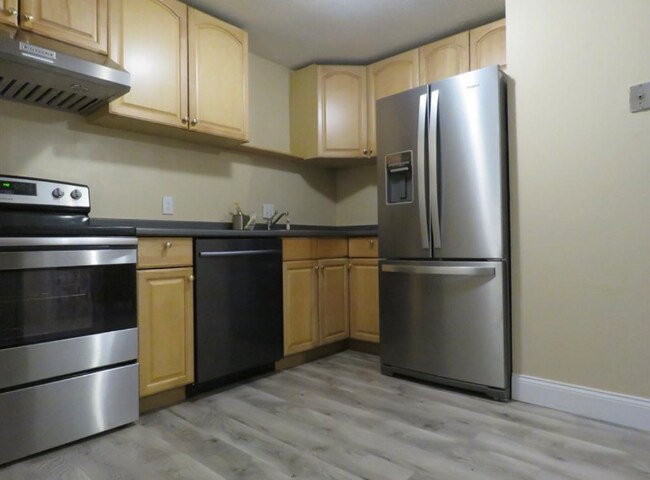 7 Wildwood St in Dracut, MA - Building Photo - Building Photo