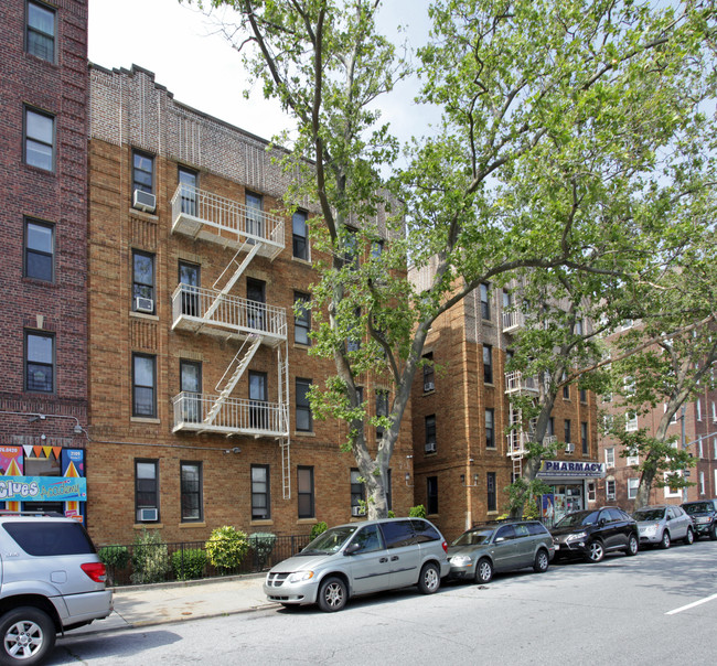 2113 Avenue V in Brooklyn, NY - Foto de edificio - Building Photo