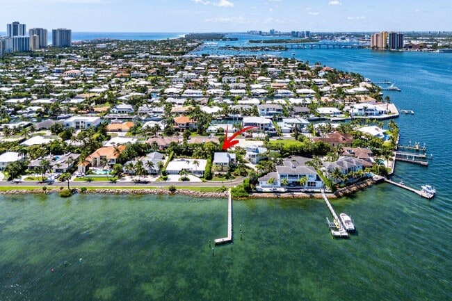 1031 Pine Point Rd in West Palm Beach, FL - Building Photo - Building Photo