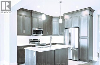 106 Reed St in Essex, ON - Building Photo - Building Photo