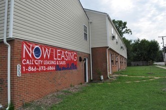 Glenwood Hill Townhomes in Richmond, VA - Building Photo - Building Photo