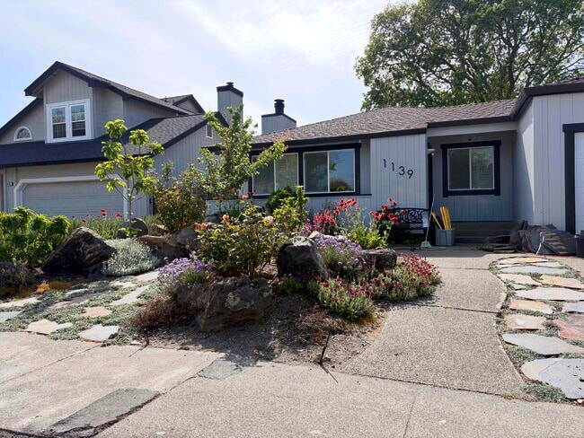 1139 Meridian Cir in Santa Rosa, CA - Building Photo - Building Photo