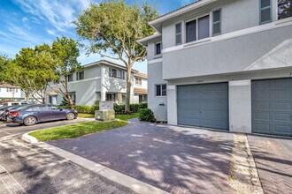 1923 Alamanda Way in Riviera Beach, FL - Building Photo - Building Photo